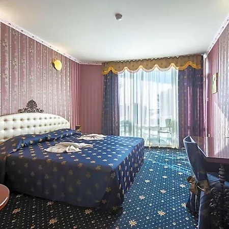 Sunset Hotel 4*